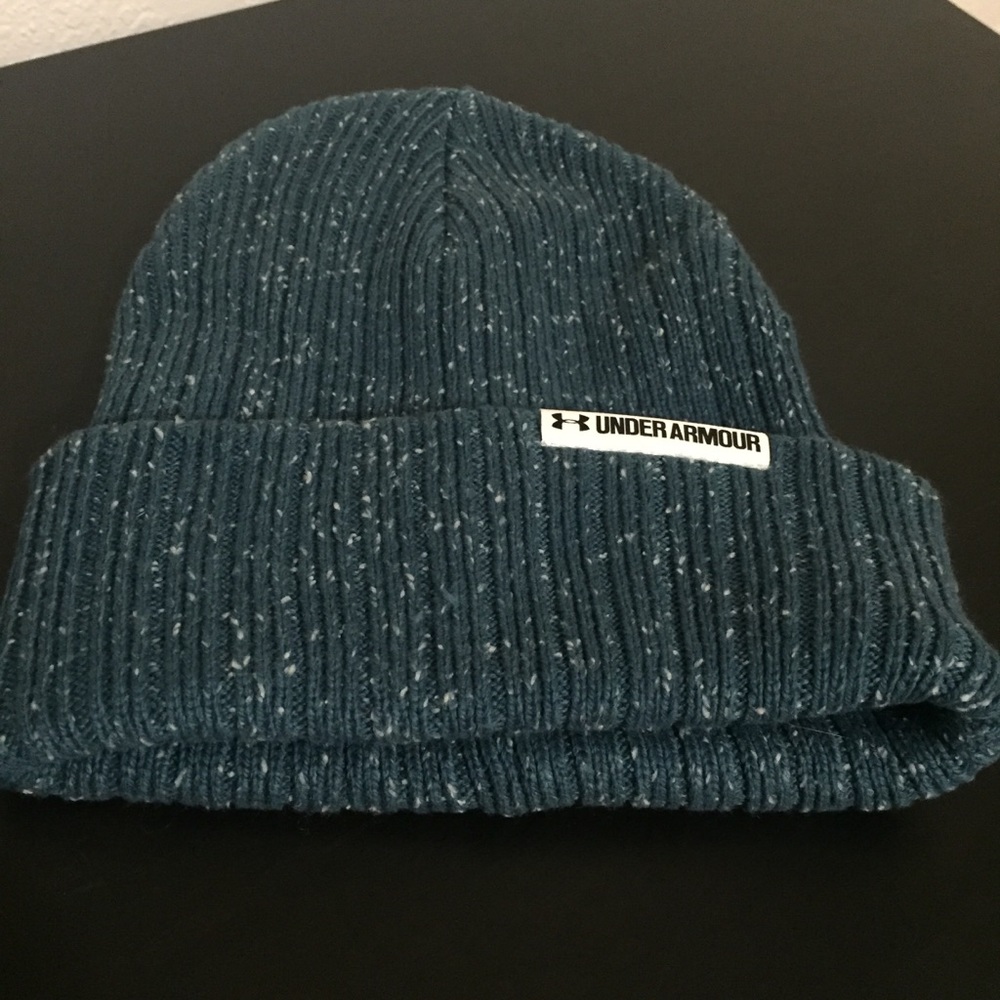 UNDER ARMOUR teal beanie one size